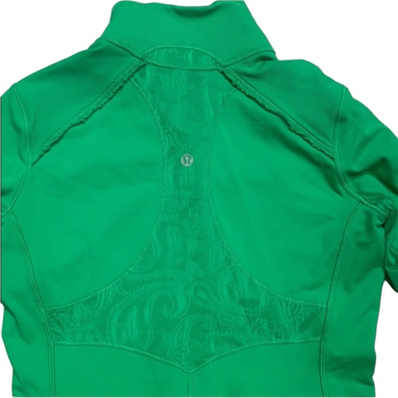 ⭐️ Lace Lululemon Star Runner Pullover EUC Size 6 ⭐️ - Picture 4 of 5